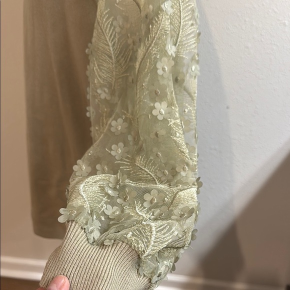 Sioni Green Boxy Ruffled Sweatshirt - Picture 2 of 6